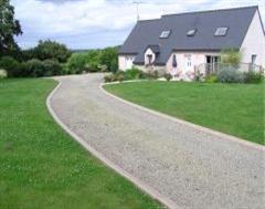 A Driveway Edging of Stunning Quality A Driveway Edging of Stunning Quality
